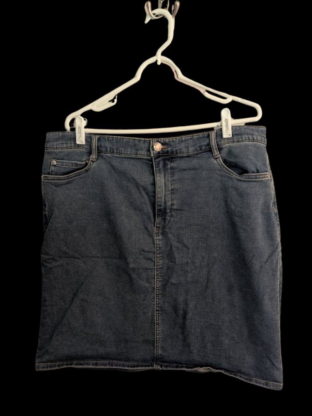 32 Degrees Cool Women's Size 18 Stretch Denim Skirt Medium Wash Knee Length